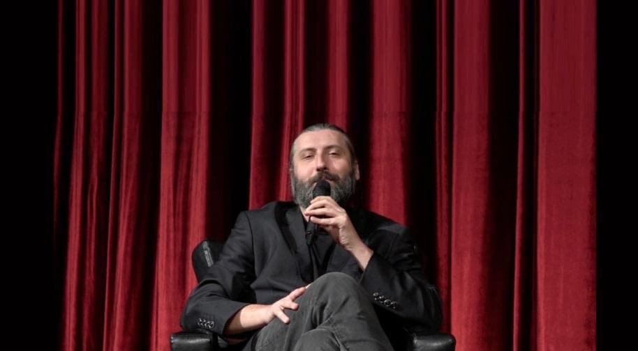 Mesut Sure ile Iliski Testi stand up